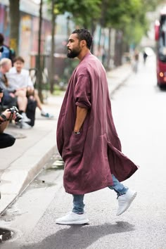 Longline Bohemian Mens Fashion, Men's Street Style, Men Photography, Mens Fashion Inspiration, Street Style Trends, Style Trends, 2000s Fashion, Fashion 2020