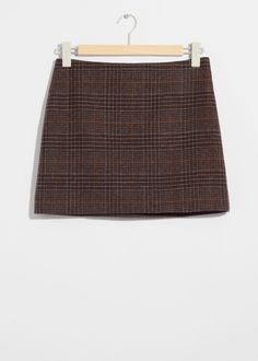 Tweed Wool-Blend Mini Skirt Tweed Mini Skirt Outfit, Cute Mini Skirts, Fall Mini Skirt Outfit, Tweed Skirt Outfit, Winter Mini Skirt, Brown Tweed Skirt, Mini Skirt Winter, Brown Plaid Skirt, Winter Mini Skirts