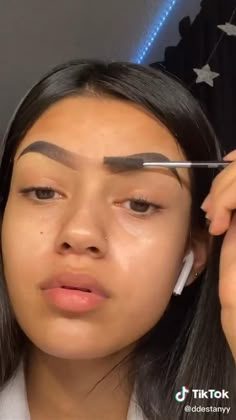 Eyebrow Tutorial Shaping, Guys Eyebrows, Eyebrow Makeup Tips, Eyebrow Enhancer, Cute Makeup Looks, Eyebrow Tutorial, Eyebrow Shape, Makeup Looks Tutorial, Day Makeup