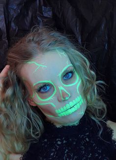 Neon Halloween Face Paint, Glow Skull Makeup, Glow Skeleton Makeup, Glow In The Dark Paint On Body Ideas, Blacklight Halloween Costume, Black Light Skeleton Makeup