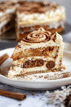 Cinnamon Roll Cheesecake Recipes: A Delectable Guide to Swirly Goodness Cinnamon Roll Honey Bun Cheesecake, Cinnamon Roll Cheesecake Recipes, Cinnamon Roll Crust, Cinnamon Roll Frosting, Roll Cheesecake, Cinnamon Roll Cheesecake, Vanilla Cheesecake, Food Aesthetics, Cheesecake Filling