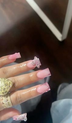 Shortie Nails Designs, Short Baddie Nail Ideas, Baddies Nails Short, Winter Pink Nails, Birthday Acrylic Nails, Short Junk Nail Designs, Short Baddie Nails, Nails Short Pink, Short Pink Acrylic Nails With Charms