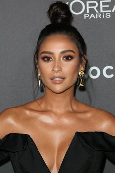 Shay Mitchell Makeup, Shay Mitchell Hair, Makeup Ideas Natural Brown, Trucco Glam, Patrick Ta, Braut Make-up, Shay Mitchell