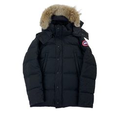 Size: Men Small flawless condition. like new. 100% authentic please check the measurements: Lenght: 71 cm pit to pit: 51 cm Canada Goose Parka, Winter Puffer Jackets, Winter Puffer, Winter Outerwear, Down Coat, Canada Goose, Puffer Jacket, Austria, Parka