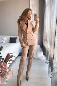 Fabric: High quality suiting fabric crepe diagonal Included: Double breasted blaze, pants Available sizes: XS, S, M, L Color: Black, Red, Beige, Camel, Bordeaux English Teacher Outfit, Woman In Suit, Lawyer Fashion, Classy Suits, Fashion Office, Business Outfits Women, Woman Suit Fashion, Classy Work Outfits, Work Outfits Women