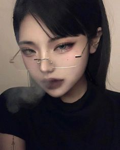 Pelo Ulzzang, Mekap Mata, Smokey Eye Makeup Look, Eye Makeup Looks, Doll Eye Makeup, Ethereal Makeup, Edgy Makeup, Asian Eye Makeup, Dark Makeup