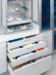 Dental Supply Organization, Drawer Organization Ideas, Office Cabinet Design, Dental Design Interior, Pediatric Dental Office, Dentist Office Design, Dental Cabinet, Dentist Clinic, Supply Room