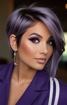 Hair Color Ideas Short Hair Pixie Cuts, Short Purple Hair Pixie, Purple Pixie Hair, Purple And Silver Hair, Wedge Bob Haircuts, Purple Short Hair, Colored Bob, Razor Cut Bob