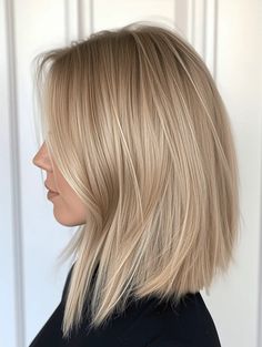 Golden Blonde Lob Hair, Longbob Hair Mid Length, Short Hairstyle Women Blonde, Blond Long Bob, Long Bob Blond, Blonde Lob Haircut, Angled Long Bob, Lived In Blonde Bob, Long Bob Haircuts For Women