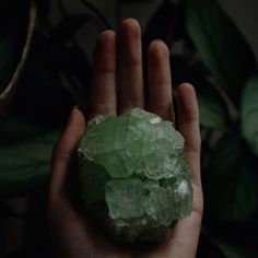 Anders Dragon Age, Slytherin Aesthetic, Pretty Rocks, + Core + Aesthetic, Green Crystal, Dragon Age, Green Aesthetic