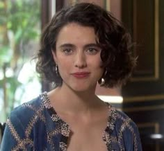 Short Curly Hair Celebrities, Margaret Qualley Curly Hair, Margaret Qualley Hair, Margaret Qualley Short Hair, Curly Hair Celebrities, 1920s Hair, Margaret Qualley, Thick Wavy Hair, Haircut Inspiration