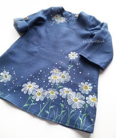 Flower Girl Dresses Navy, Fabric Paint Shirt, Flower Girl Dresses Blue, Long Flower Girl Dresses, Hand Painted Dress, Dress Painting, Hand Painted Clothing, Paint Shirts, Vintage Girls Dresses