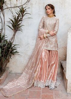 Tissue Shararas And Dupattas Are THE Trend For 2021 | WedMeGood Kanwal Malik, Bridal Sharara, Dress Designs For Girls, Sharara Designs, Gold Lehenga, Desi Clothes, Party Kleidung, Pakistani Dress Design