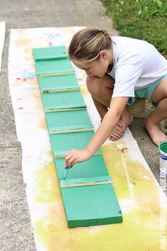 How to build a chicken coop ramp - DIY chicken ramp Small Chicken Run, Chicken Coop Ramp, Chicken Run Plans, Hatching Chicken Eggs, Build A Chicken Coop