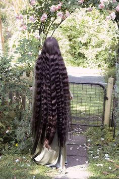 Long Hair Witch Aesthetic, Extra Long Black Hair, Aesthetic Long Hair, Long Hair Aesthetic, Long Hair Inspo, Hair Motivation, Ac New Leaf, Extremely Long Hair, Rapunzel Hair