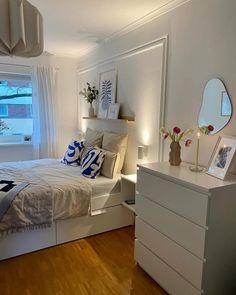 Postgrad Apartment, Beauty Rooms, Aesthetic Furniture, Cosy Decor, Bedroom 2024, Bedroom Deco, Room Redesign, Pinterest Room Decor