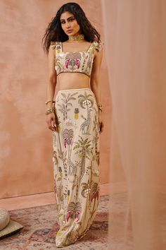 Embroidery Zardozi, Payal Singhal, Ivory Skirt, Indian Bride Outfits, Indian Dresses Traditional, Designer Dresses Casual, Indian Wedding Outfits, Embroidered Skirt, Indian Fashion Designers