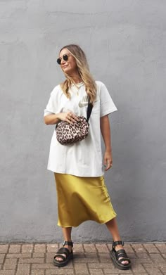 Rock Outfit, Looks Street Style, Outfit Trends, Slip Skirt, Mode Inspo, Looks Style, Outfits Casuales, Primavera Estate