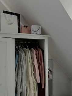 Aesthetic Wardrobe, Wardrobe