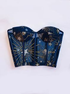 Bustier de tul glitter azul marino, el estampado es aleatorio  Lavado ÚNICAMENTE EN SECO. Medidas (desde punto más alto):  Bustier Corto 26 cm      Bustier Largo 33.5 cmConstellation bustier Tailored Fashion, Taylor Swift Tour Outfits, Hot Lingerie, Taylor Swift Outfits, Looks Party, Concert Fits, Taylor Swift Concert, Festival Looks