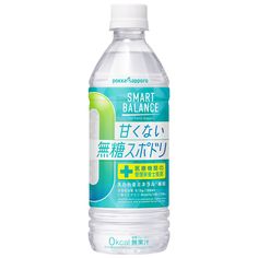 a bottle of smart balance water on a white background with chinese characters in the bottom right corner