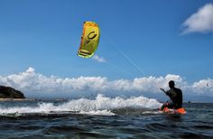 #KitesurfingParadise hashtag#TarifaVibes hashtag#AdventureAndLuxury hashtag#TravelSpain hashtag#BeachLife hashtag#Kiteboarding 🌊🌴✨🏖️🌬️ 😎 Extreme Sports Photography, Voyage Bali, Sullivans Island, Water Sport, Kitesurfing, Kite Surfing, Big Waves, Camping Experience, Camping Hacks