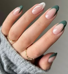 Dark Green Nails, Simple Gel Nails, Short Acrylic, Short Acrylic Nails Designs, Elegant Nails, Senior Photo, Fancy Nails, Chic Nails