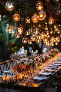 Elegant fall wedding outdoor reception with warm hanging lights and beautifully arranged floral centerpieces, perfect for romantic fall wedding decor. Wedding At Vineyard, Winery Wedding Flowers, Winery Event Ideas, Wedding Decor Rustic Elegant, Fall Glam Wedding, Small Italian Wedding, Winery Wedding Decor, Italian Vineyard Wedding, Wine Farm Wedding