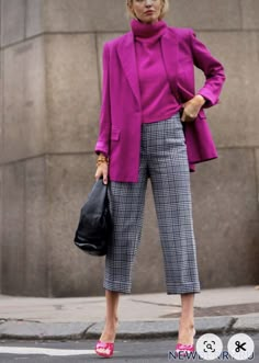 Workwear 2023, Denim Dress Winter, Plaid Blazer Outfit, Working Girl Style, Corporate Attire, Office Outfits Women, Plaid Outfits, Moda Chic, Looks Street Style