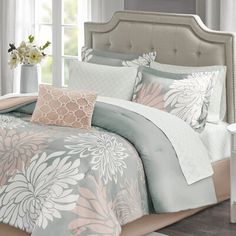 the comforter is made up and ready to be used in this bedding set