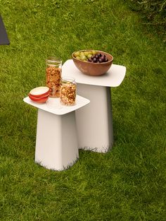 Outdoor Metal Side Table by Vitra - Soft Light Metal Side Tables, Bouroullec Brothers, Erwan Bouroullec, Dim Gray, Metal Side Table, Table Tops, Round Corner, Side Tables, Soft Lighting