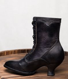 Coolest Shoes, Everyday Steampunk, Finding My Style, Pointed Toe Boots, Nail Head