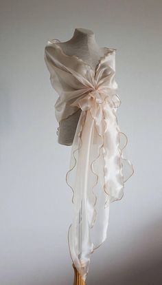 Organza Shawl, Detail Couture, Evening Shawls, Bridal Cover Up, Gaun Fashion, Flower Fashion, Fancy Dresses, Costume Design, Shawls And Wraps