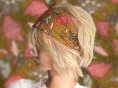 The Maison Saba floral boho hippie headband is entirely handmade in France from Indonesian Batik cotton fabric, hand-printed for a chic, original or bohemian look. One size fits all, adjustable with elastic.  If you have special needs - children's size or large size - you can request customization at the time of purchase, at no extra charge. Like all my creations, it is designed to last. A conscious slow fashion and ethical choice with respect for craftsmanship. PRODUCT DETAIL : 🍃 100% cotton Hippie Headband, Hippie Headbands, Indonesian Batik, Bohemian Look, Special Needs Kids, Turbans, Boho Stil, Special Needs, Hair Accessories Headbands