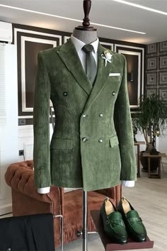 Double Breasted Prom Suit, Green Corduroy Suit Men, Mens Travel Fashion, Vintage Suits For Men, Well Dressed Men Casual, Stylish Suits For Men, Mens Double Breasted Blazer, Corduroy Men