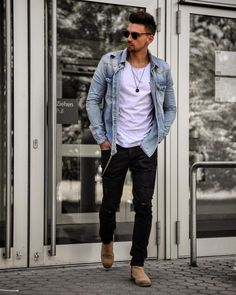 Denim Jacket Black Jeans, College Outfits Men, Chelsea Boots Men Outfit, Denim Jacket Outfit, Black Jeans Outfit, Mens Fashion Edgy, Stil Boho