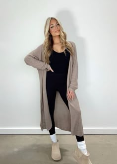 Maternity Clothes Fall Winter, Fall And Winter Maternity Outfits, Cabin Outfit, Pregnancy Fashion Fall, Trendy Boutique Clothing, Lane 201