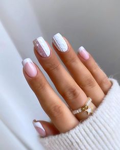 winter sweater vibes Cute Nails For Christmas Short, Festive Short Nails, Short Square Winter Nails, Christmas Nail Dip Designs, Short Nail Christmas Designs, Christmas Nails Gel Short Simple, Christmas Nails 2022 Short, Short Holiday Nails Christmas, Short Square Christmas Nails