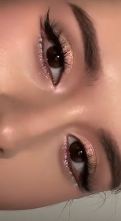 Makeup Ideas For A School Dance, Light Makeup With Lashes, Pink Dress Makeup Ideas Hooded Eyes, Homecoming Black Makeup, Euphoria Hoco Makeup, Simple Boho Makeup, Hoco Makeup Full Face, Princess Make Up Aesthetic, Eyemakeup Creative Easy