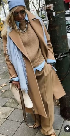 Rich Wife Aesthetic Outfits, Chic Neutral Outfit, Spring Looks For Women 2023, Mode Over 50, Tan Coat, Outfit Chic, Beige Outfit, Mode Casual, Looks Street Style