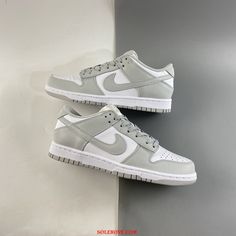 Cute Nike Shoes, Nike Sb Dunk, Sb Dunk, Grey Sneakers, Swag Shoes, Best Sneakers, Nike Dunk Low, Trendy Shoes