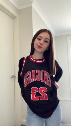 Basketball Girls Outfits, Jerseys Outfit, Outfit Jersey, Football Jersey Outfit, Game Outfit