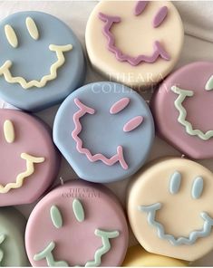 Smiley Smile - Theara Collective Cute Candles Aesthetic Diy, Trendy Candles, Trendy Candle, Smiley Smile, Pastel Candle, Candles Ideas, Pretty Candle, Creative Candles