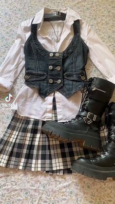 Look Grunge, Grunge Goth, Hippie Outfits, Hippie Style, Grunge Outfits