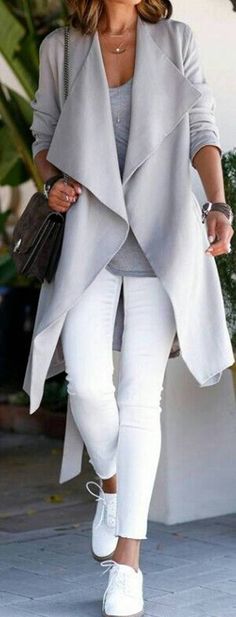 Women's white sneakers outfit 66 Women Sweater, Inspired Outfits, Fashion Mode, Women's Coats, White Pants, Outfits Casuales, Look Fashion