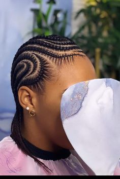 Hair Plaits Ideas For Black Hair, Cornrow Hairstyles No Extensions, Labour Hairstyles Black Women, Moropotso Hairstyles, Conrows Lines And Braids Natural Hair, Latest Conrows Lines For Black Women, Simple Conrows Lines Hairstyles, Simple Conrows Lines And Braids, Simple Cornrow Ideas Natural Hair