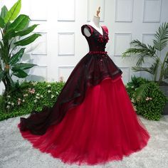 Red And Black Dress Formal, Red Ball Gowns, Black Red Wedding, Red Ball Gown, Grey Prom Dress, Gothic Wedding Dress, Prom Dresses 2018, Red Wedding Dresses, Burgundy Prom Dress