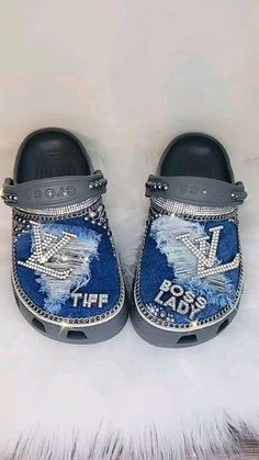 Croc Business, Painted Crocs, Lv Inspired, Custom Crocs, Bling Ideas