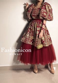 Bollywood Dressup Ideas, Traditional Coats For Women, Fashion Show Dresses, Pakistani Fashion Party Wear, Modest Dresses Casual, Dress Design Patterns