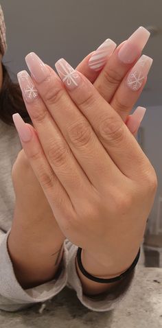 Light pink Christmas nails Light Pink Nails Christmas, Pink And White Nails Christmas, Pink Nail Designs Christmas, Pink Simple Christmas Nails, Acrylic Xmas Nails, Pink Festive Nails, Snowflake Design Nails, Xmas Pink Nails